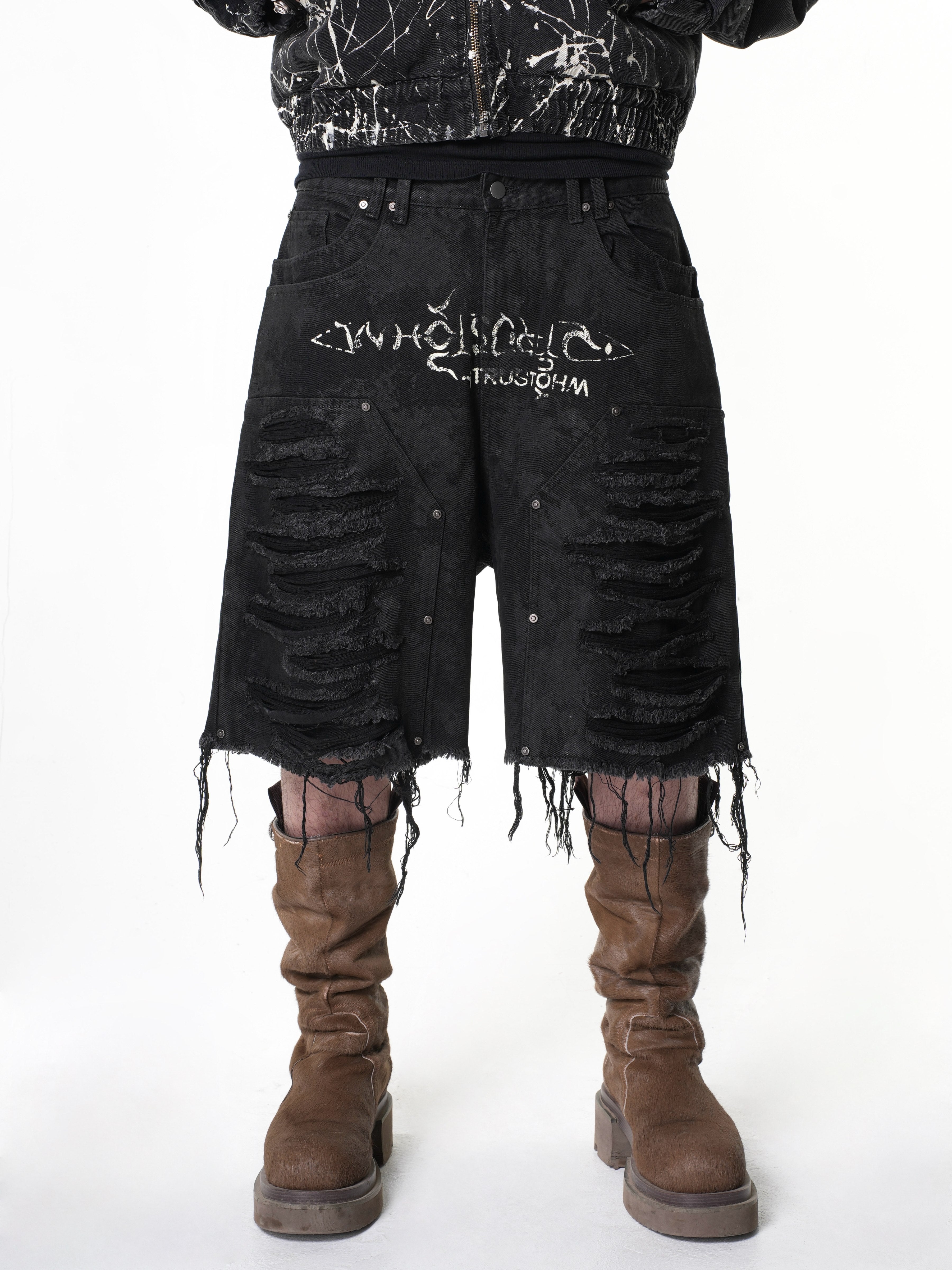 ”Truth“ Printed Distressed Knee Waxed Cloud Work Jorts