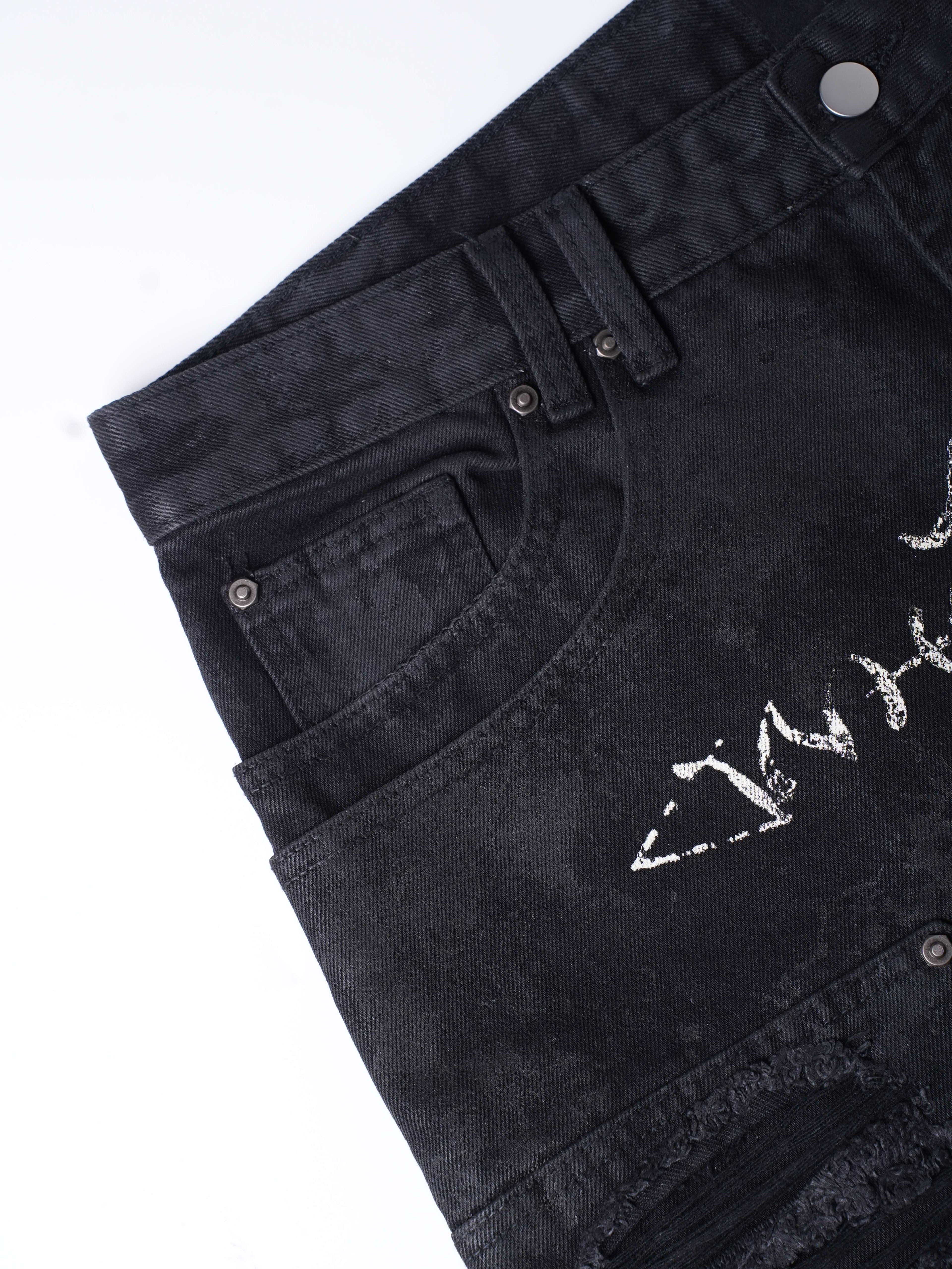 ”Truth“ Printed Distressed Knee Waxed Cloud Work Jorts