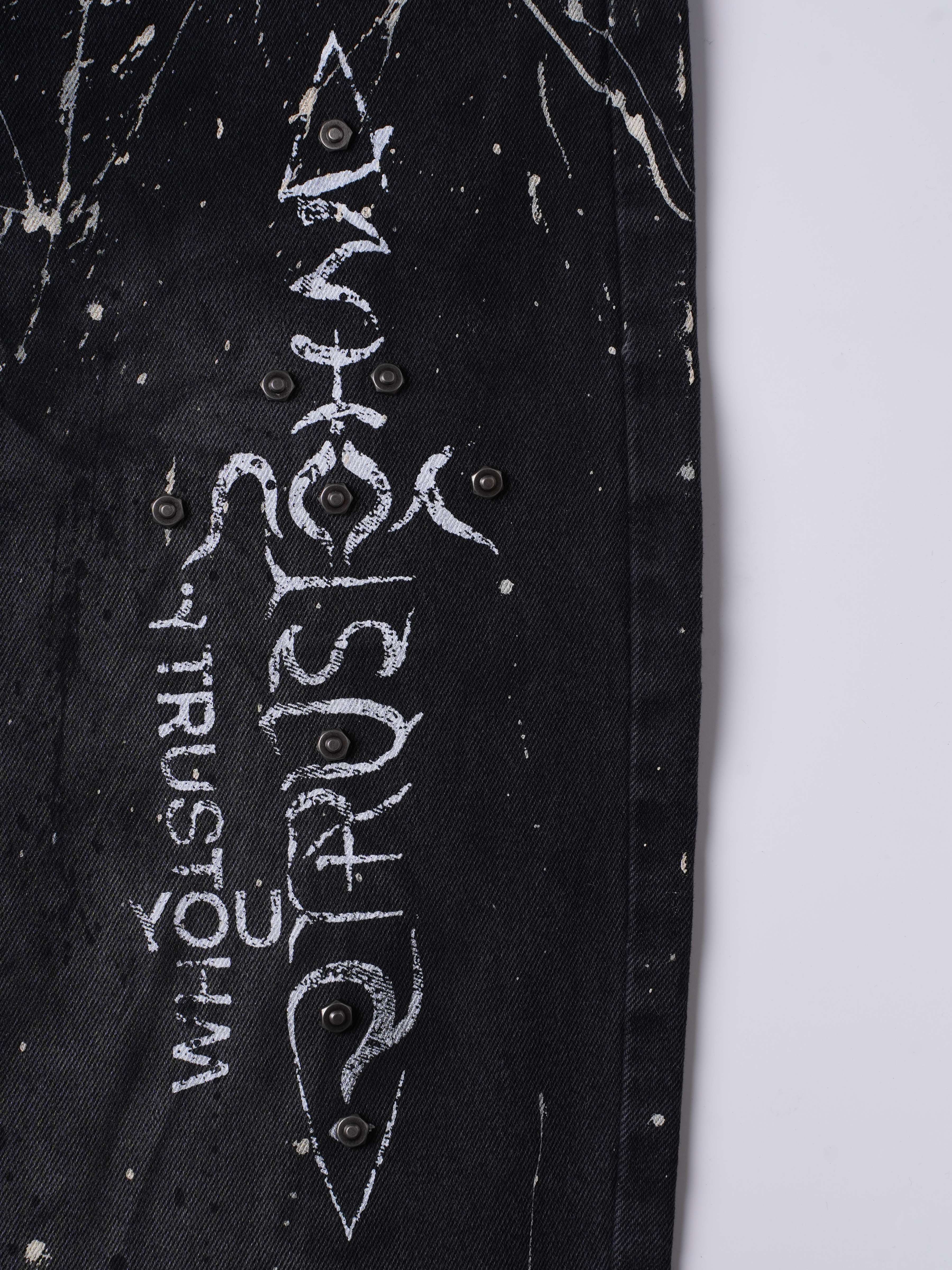 “Relationship“ Printed Splashed Ink Washed Jeans in Black Denim