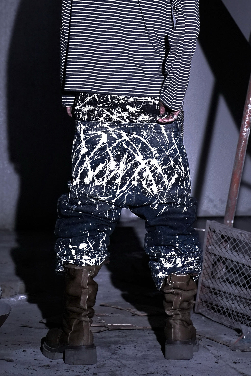“Relationship“ Printed Splashed Ink Washed Jeans in Blue Denim